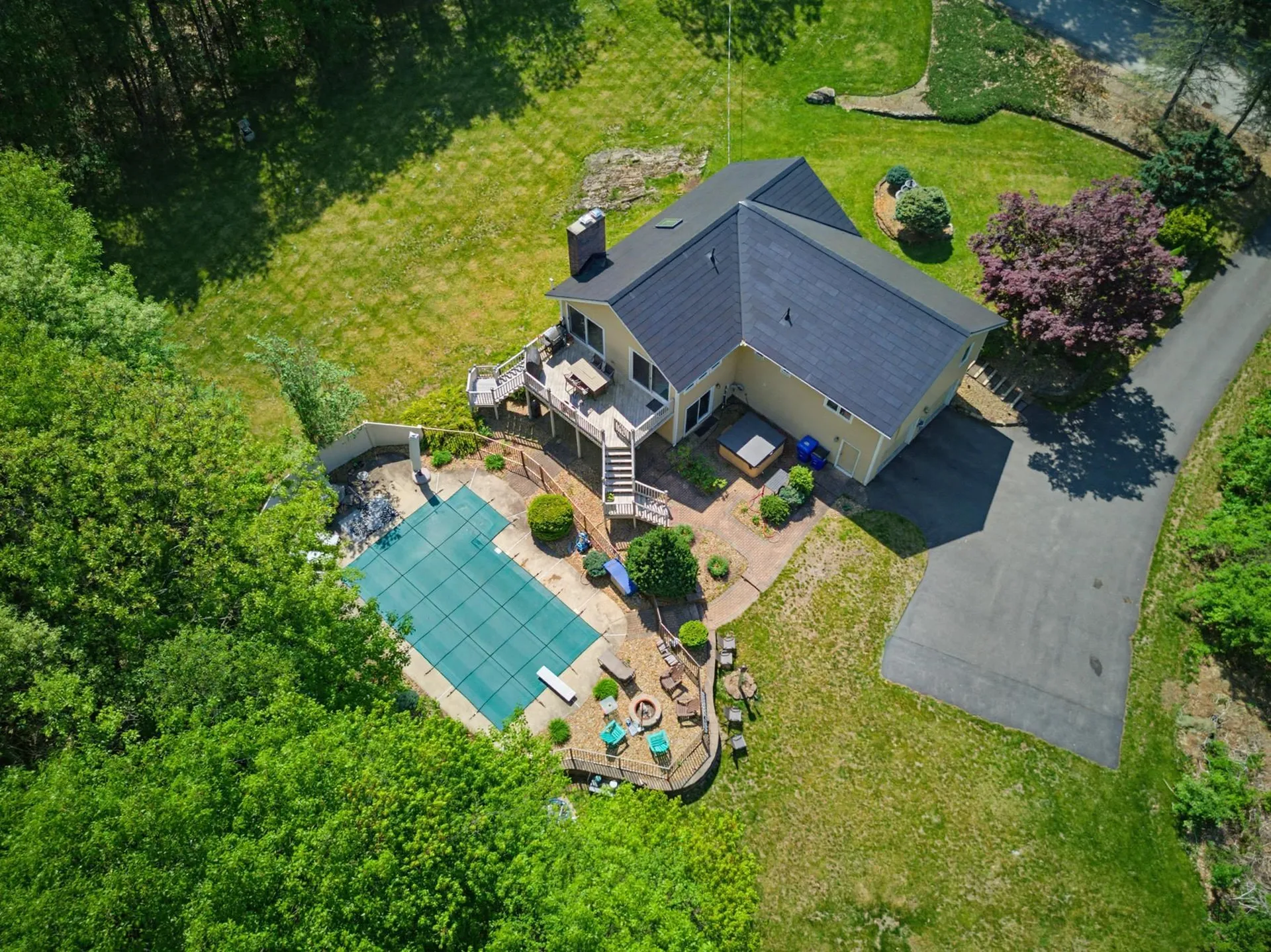 54 Schaefer Circle Hudson NH 03051