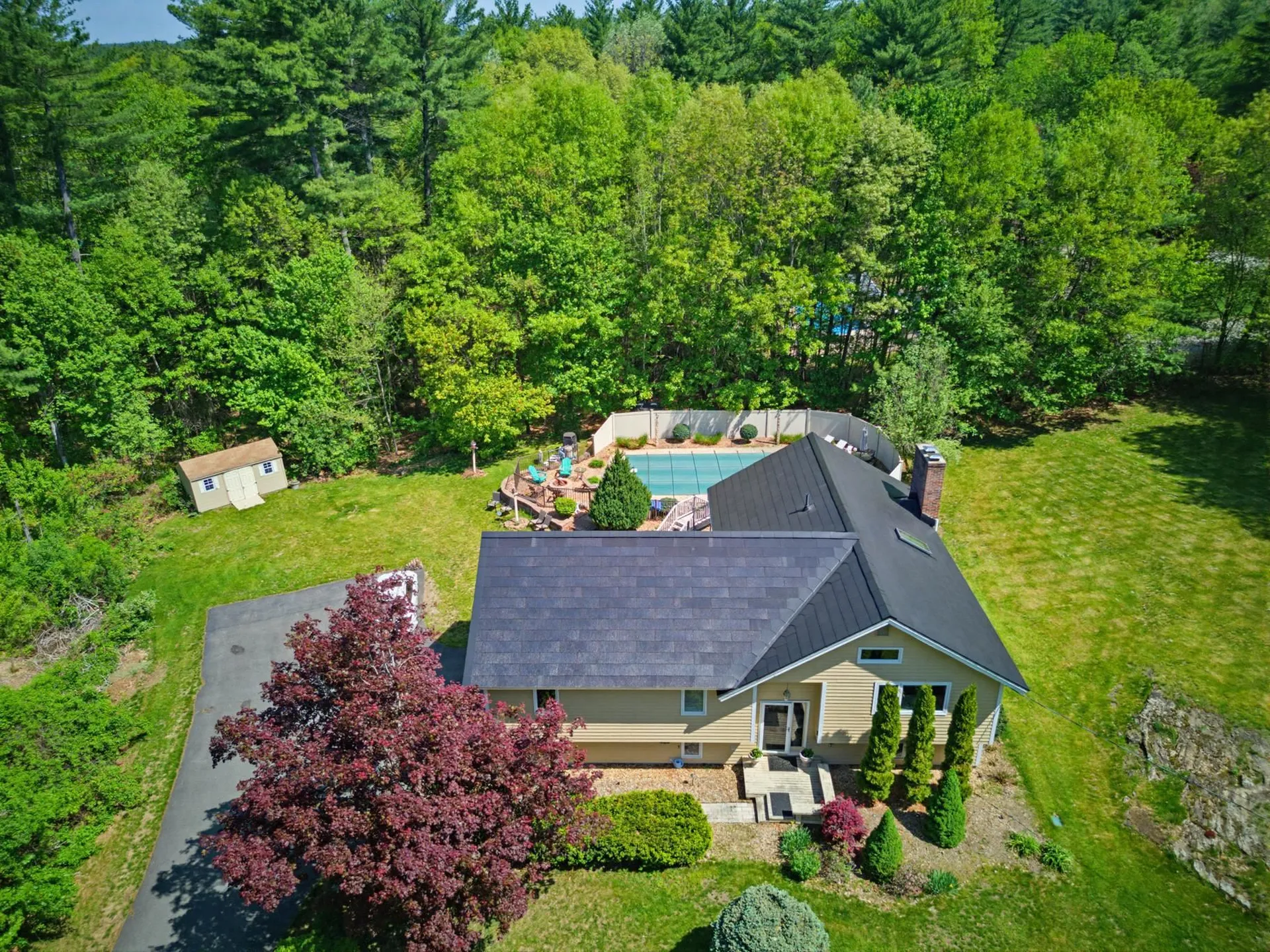 54 Schaefer Circle Hudson NH 03051