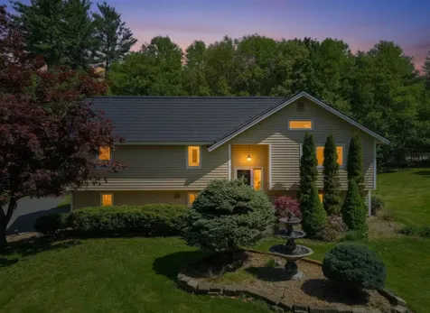 54 Schaefer Circle Hudson NH 03051