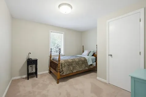 54 Schaefer Circle Hudson NH 03051