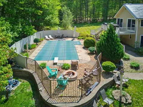 54 Schaefer Circle Hudson NH 03051