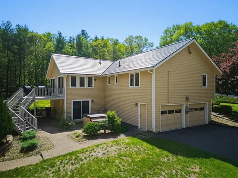 54 Schaefer Circle Hudson NH 03051