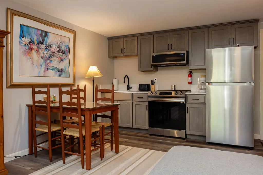 841 Cove Drive Grantham NH 03753