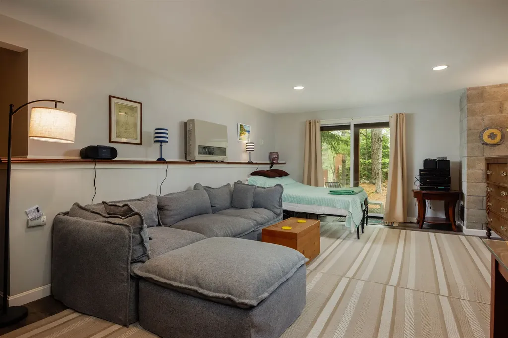 841 Cove Drive Grantham NH 03753