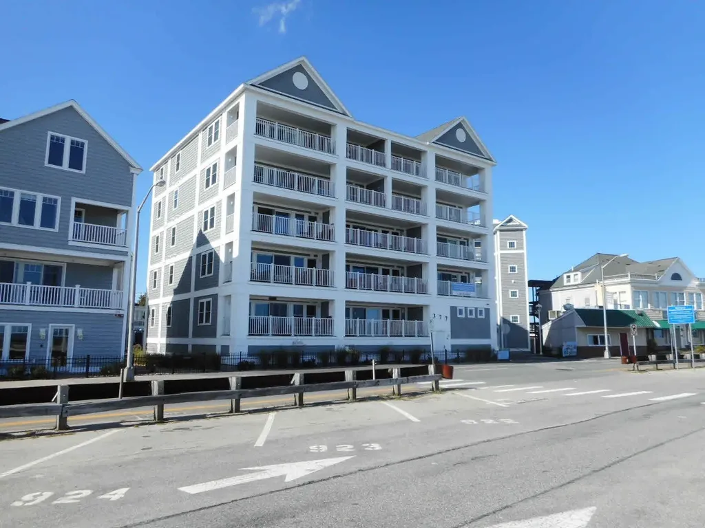 377 Ocean Boulevard Hampton NH 03842