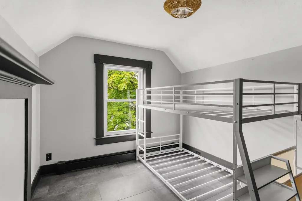 107 Messer Street Laconia NH 03246