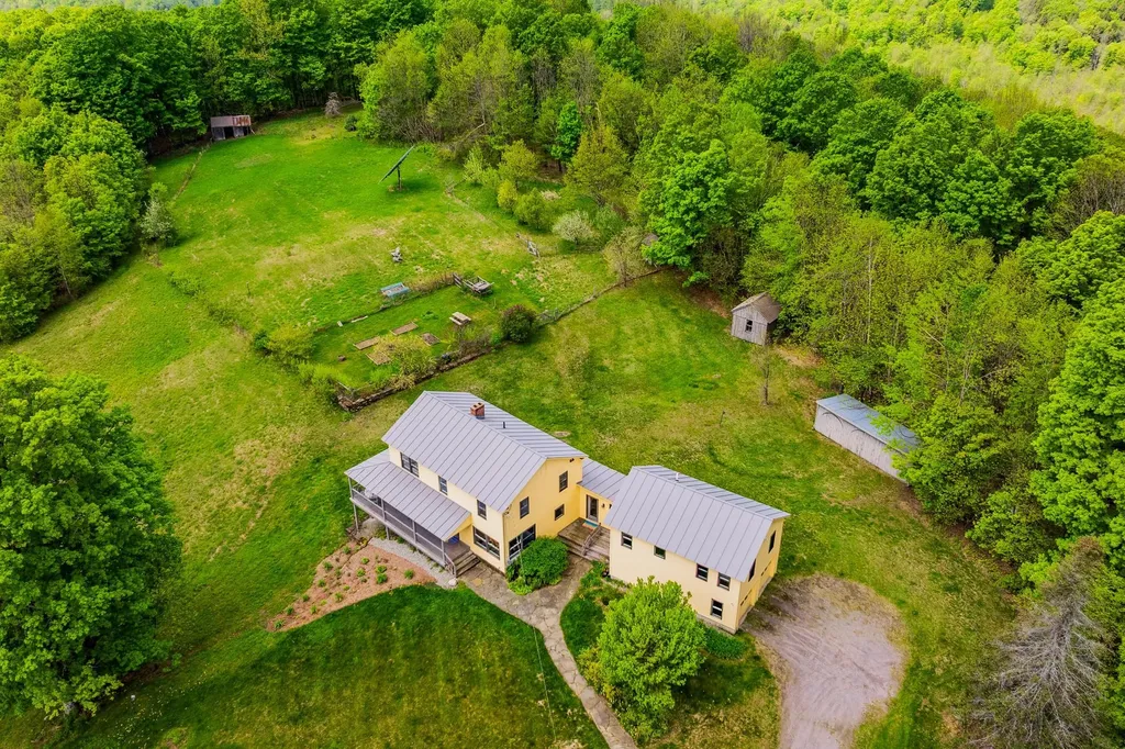 89 Jordan Road Strafford VT 05072
