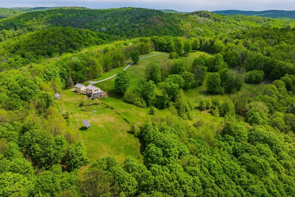 89 Jordan Road Strafford VT 05072