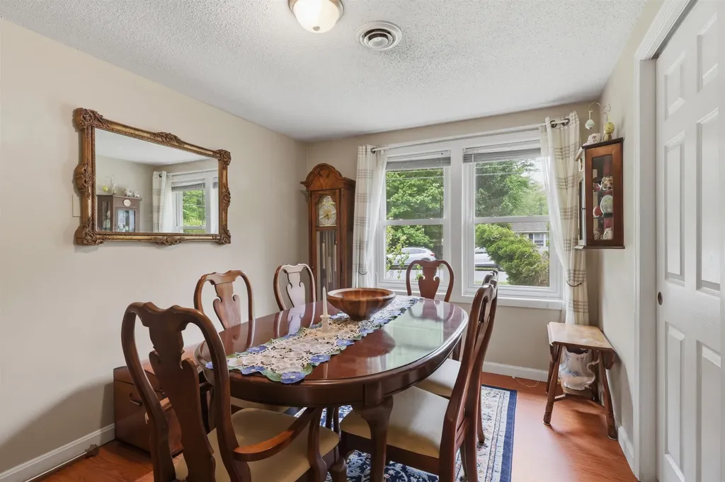 63 Trestle Brook Drive Nashua NH 03062