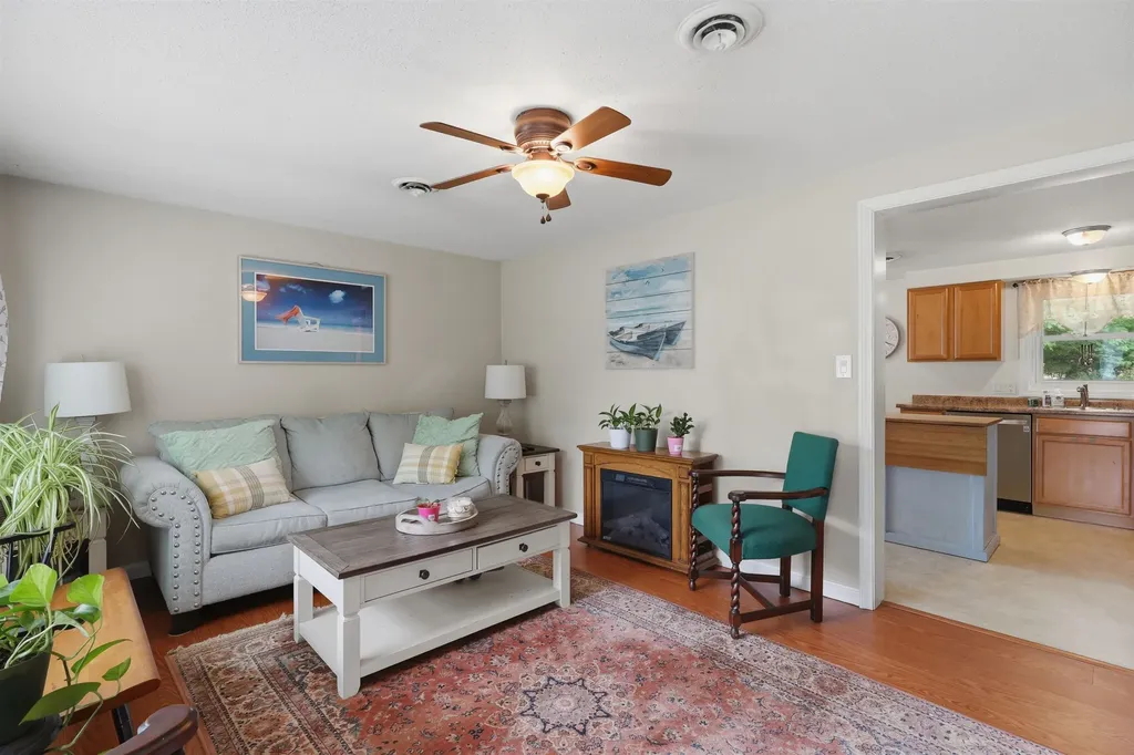 63 Trestle Brook Drive Nashua NH 03062