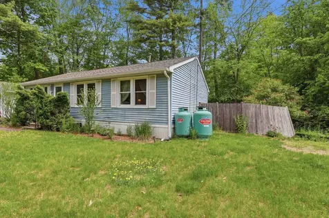 63 Trestle Brook Drive Nashua NH 03062