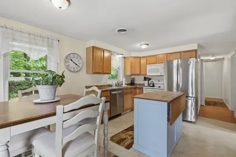 63 Trestle Brook Drive Nashua NH 03062