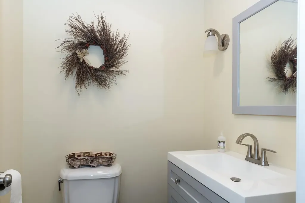 196B Norfolk Street Manchester NH 03103