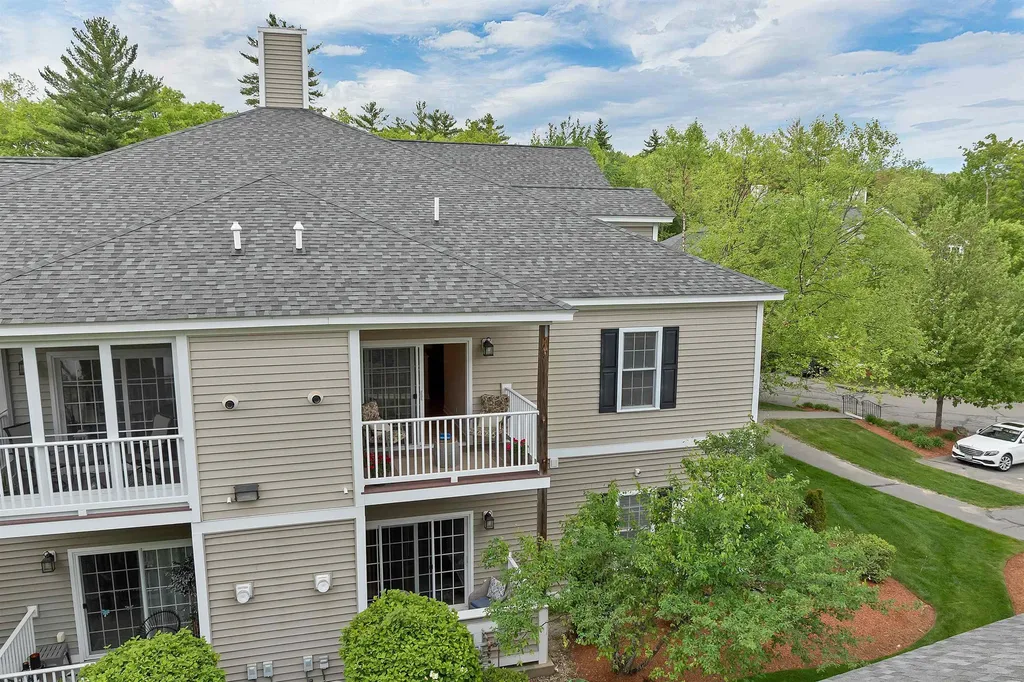 17 Roundabout Way Manchester NH 03102