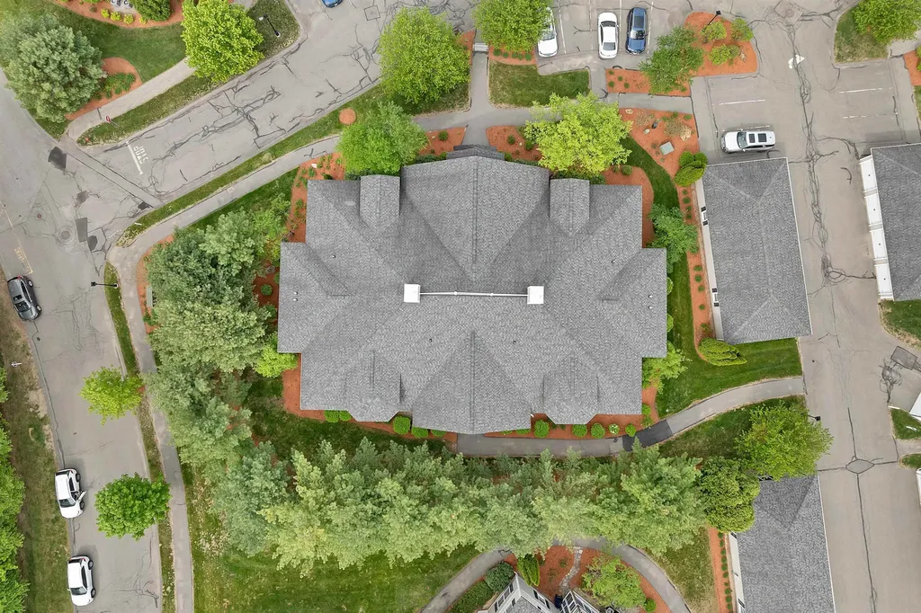 17 Roundabout Way Manchester NH 03102