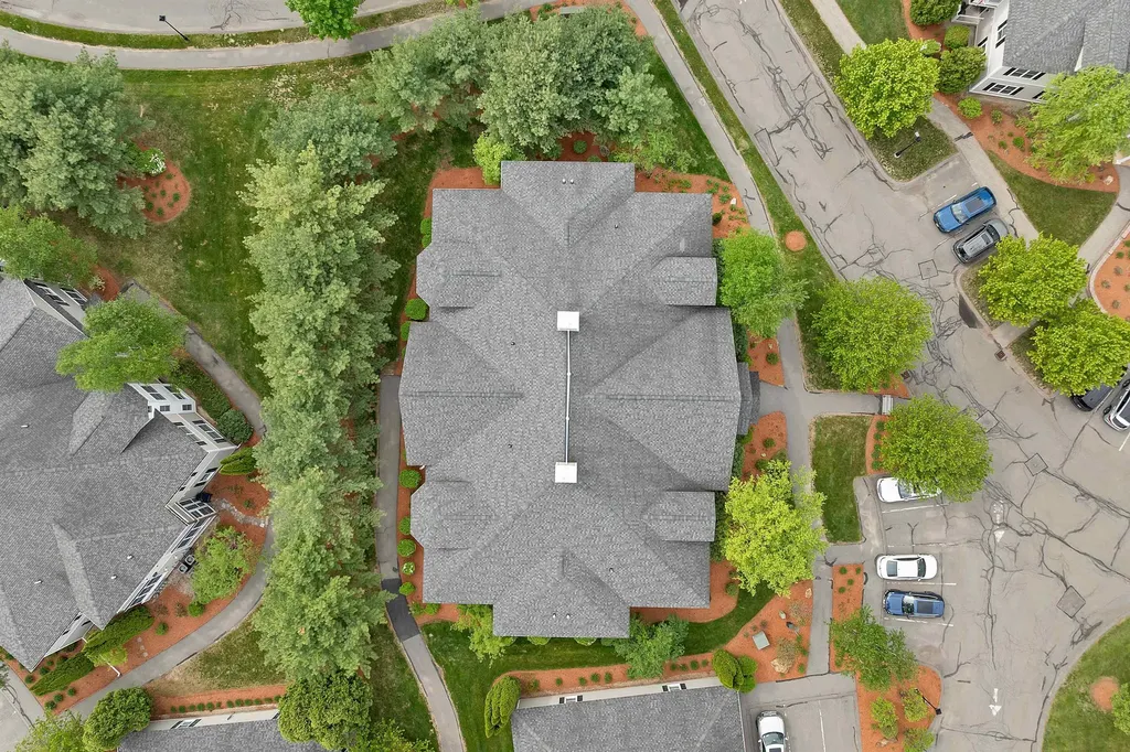 17 Roundabout Way Manchester NH 03102