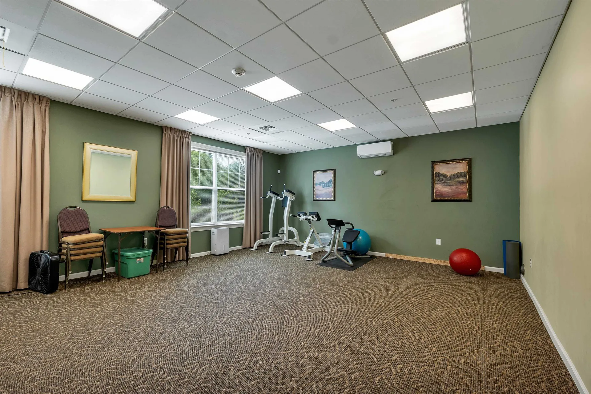 17 Roundabout Way Manchester NH 03102