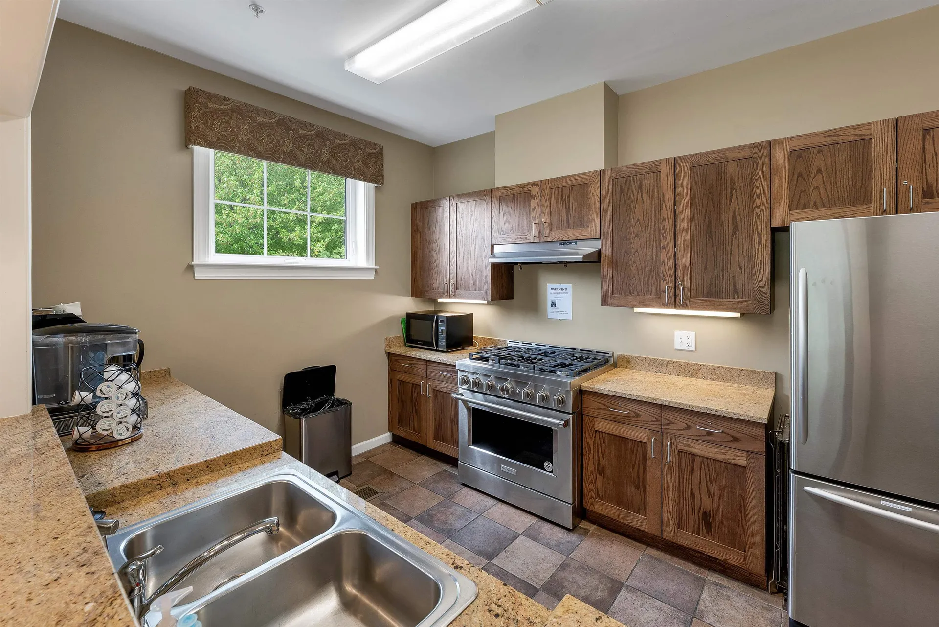 17 Roundabout Way Manchester NH 03102