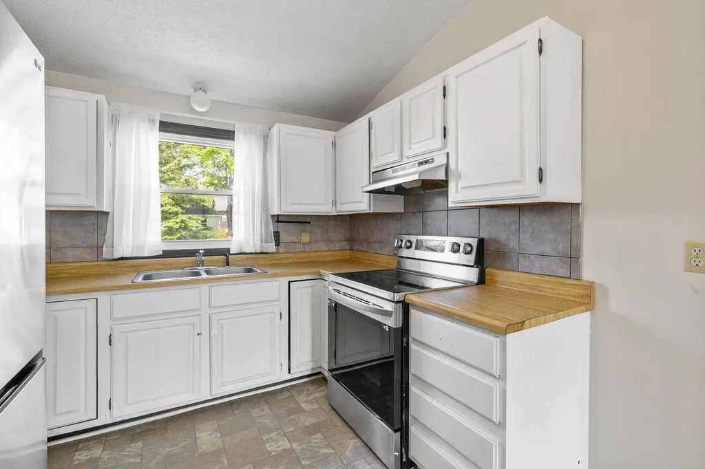 83 Bismark Street Manchester NH 03102