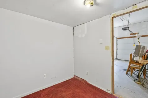 83 Bismark Street Manchester NH 03102