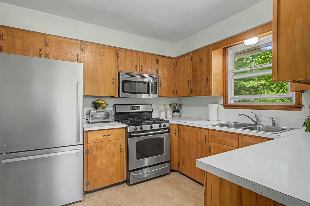 16 Colbert Street Essex Junction VT 05452