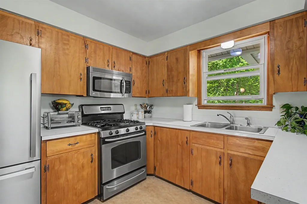 16 Colbert Street Essex Junction VT 05452