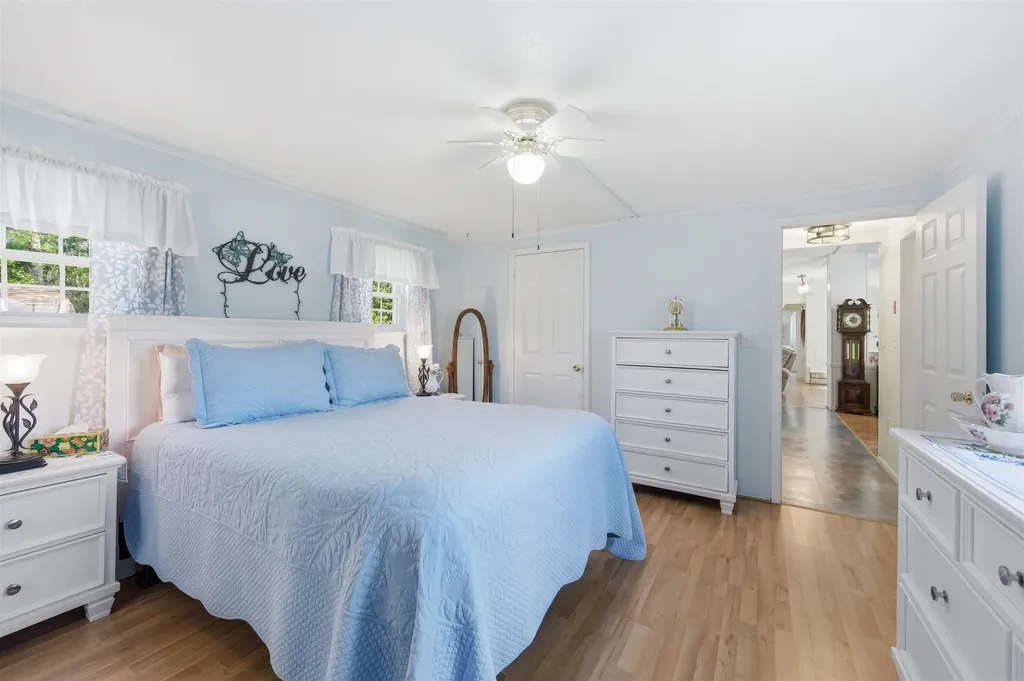 21 Lilac Court Raymond NH 03077