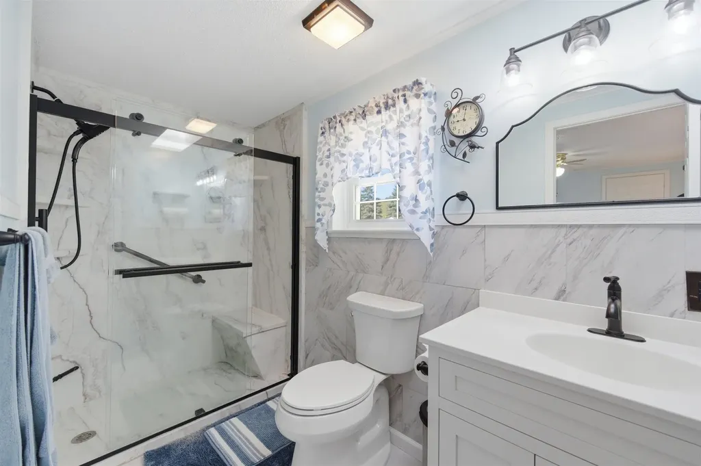21 Lilac Court Raymond NH 03077