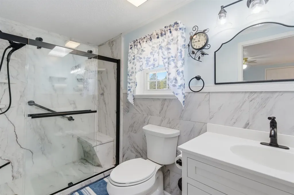 21 Lilac Court Raymond NH 03077