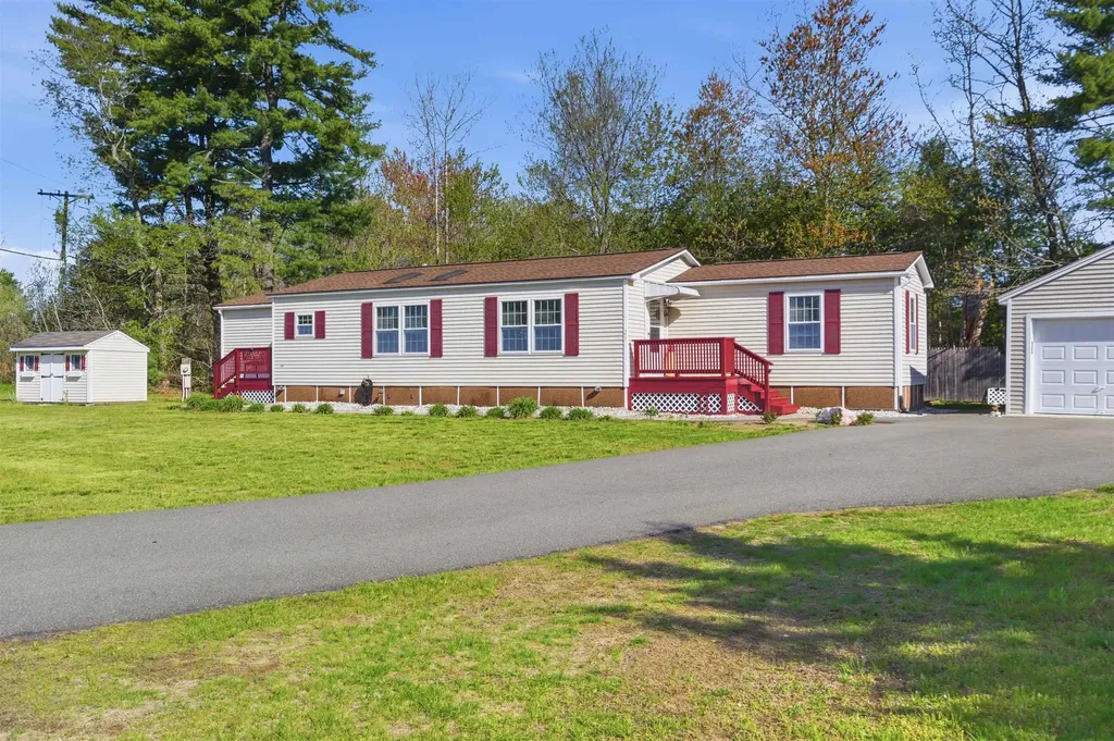 21 Lilac Court Raymond NH 03077