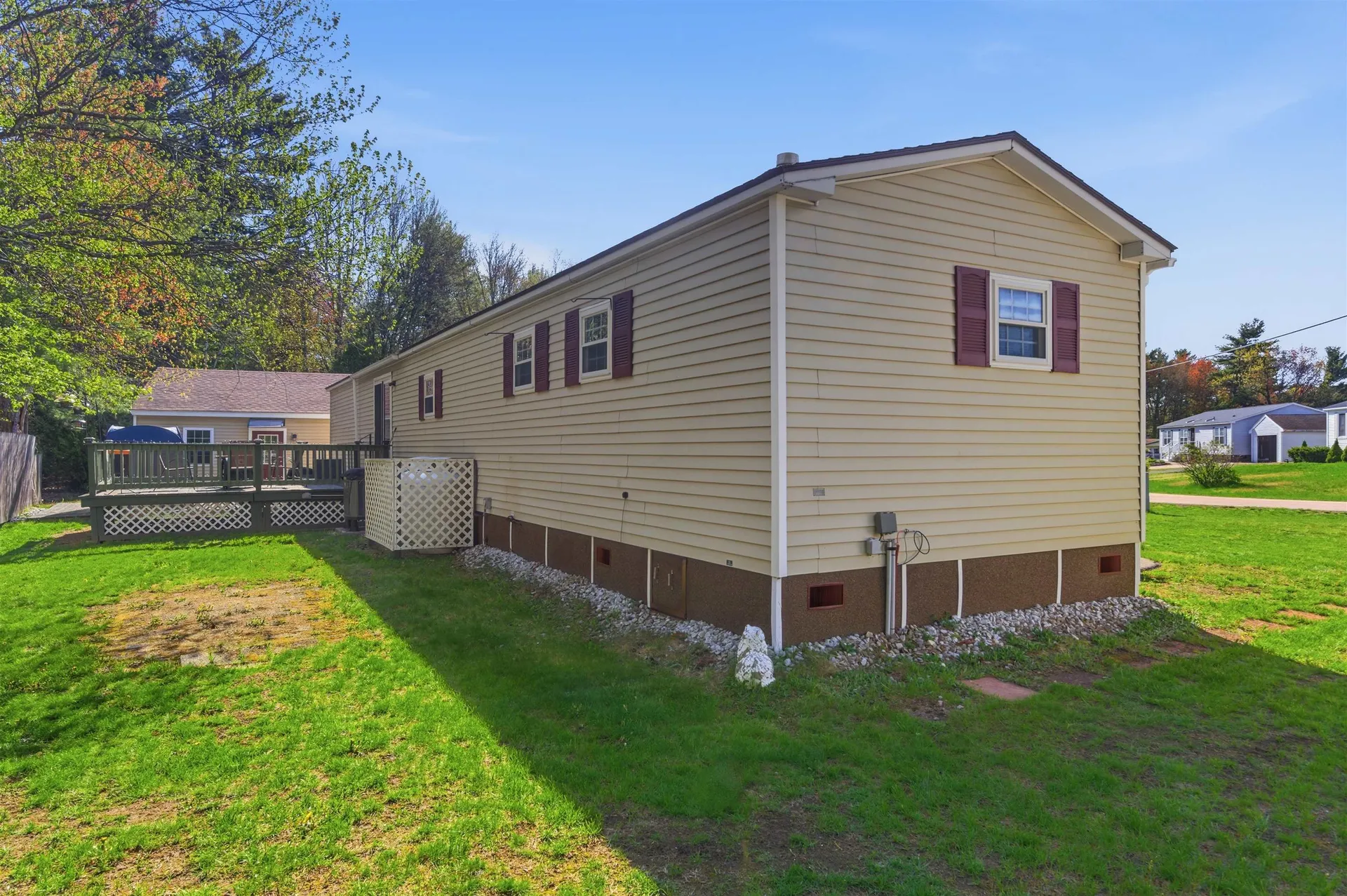 21 Lilac Court Raymond NH 03077