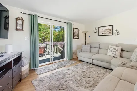 21 Lilac Court Raymond NH 03077