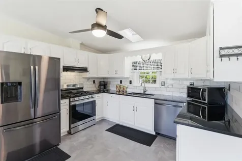 21 Lilac Court Raymond NH 03077
