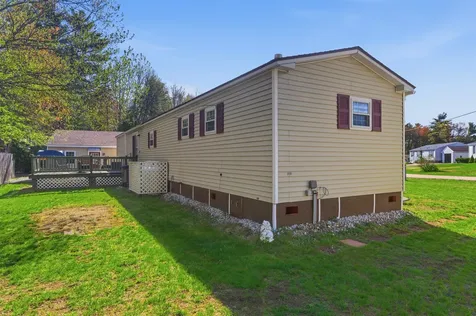21 Lilac Court Raymond NH 03077