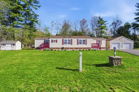 21 Lilac Court Raymond NH 03077