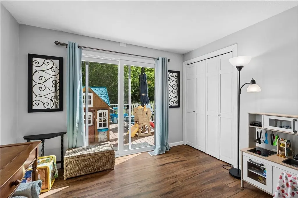 14 Maplewood Drive Londonderry NH 03053