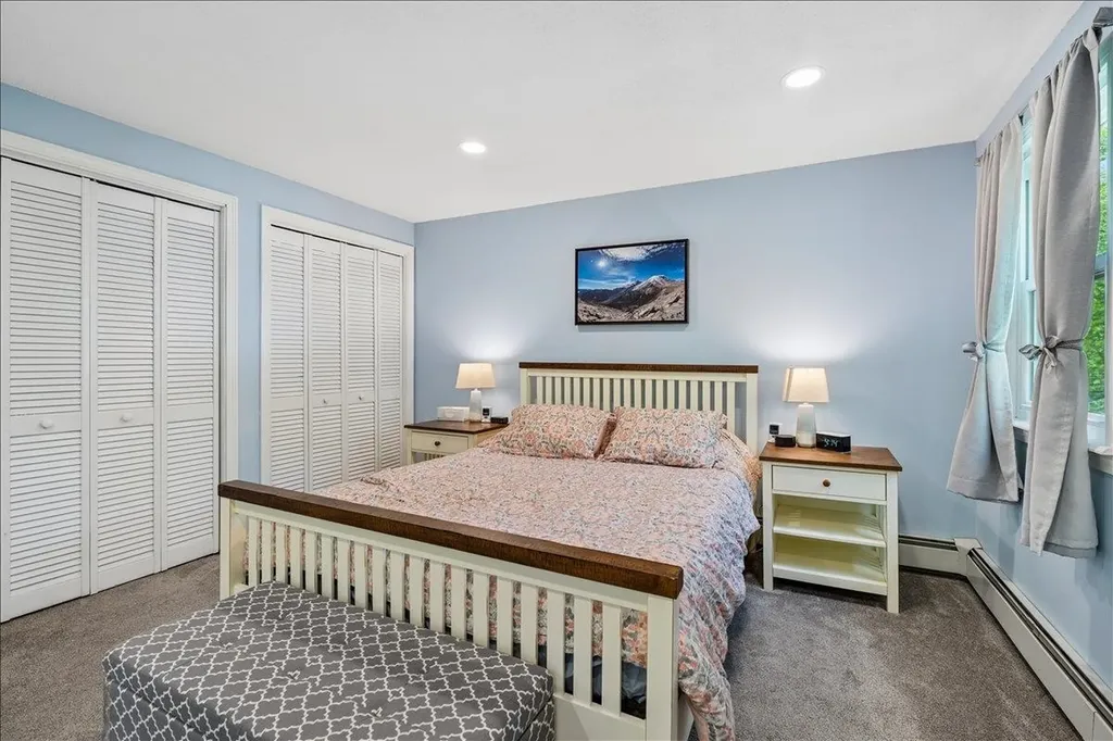 14 Maplewood Drive Londonderry NH 03053