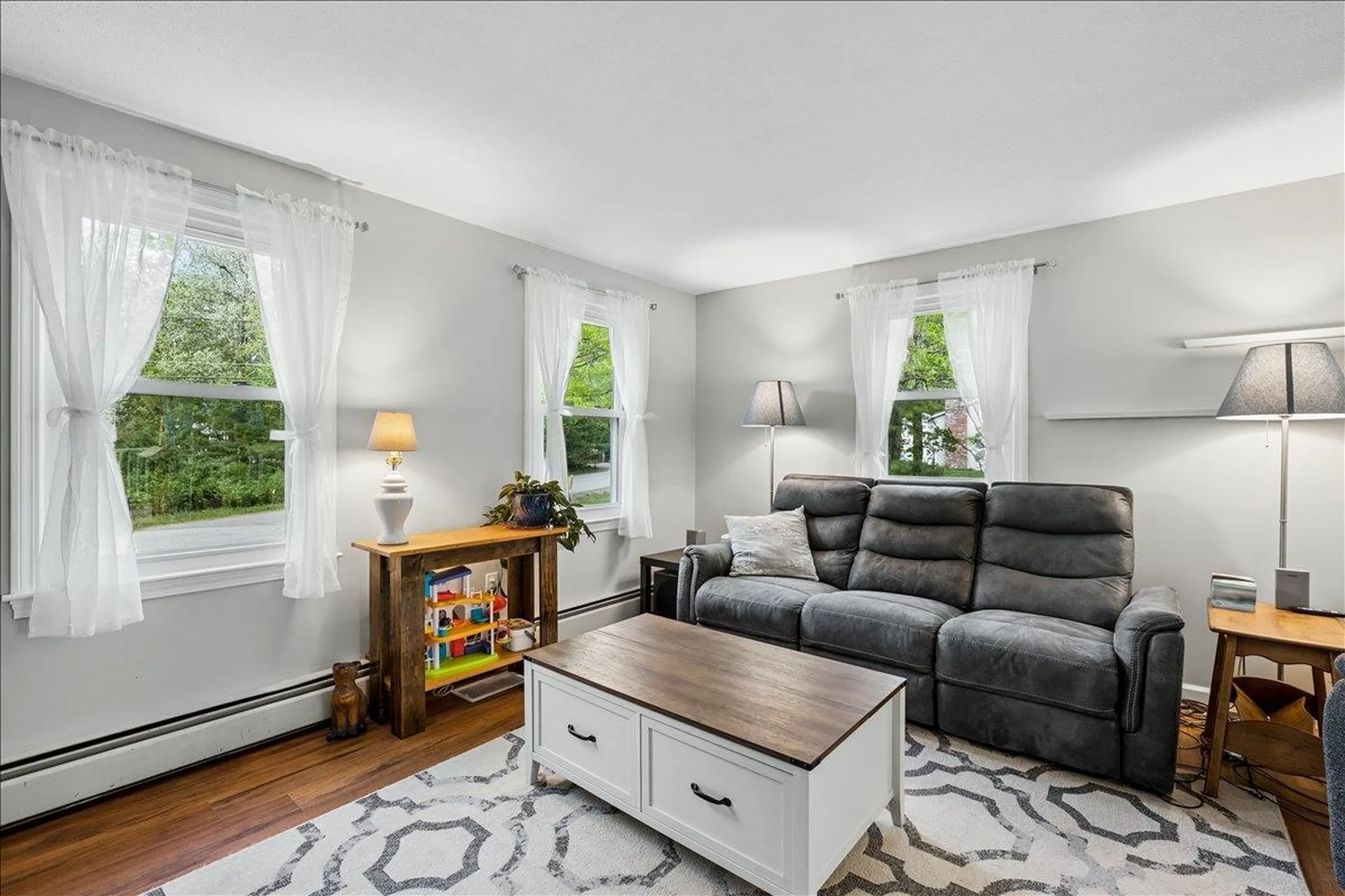 14 Maplewood Drive Londonderry NH 03053