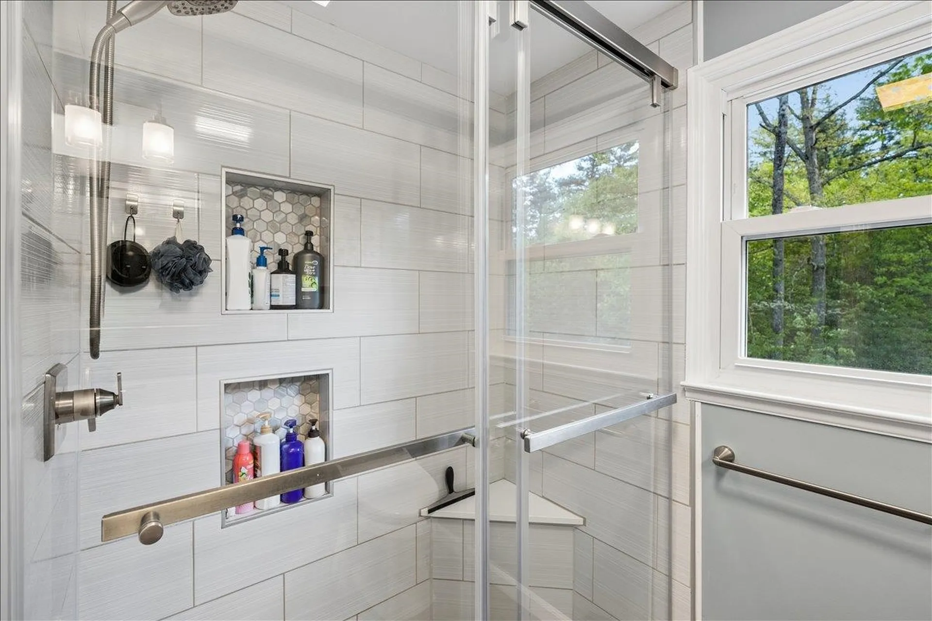 14 Maplewood Drive Londonderry NH 03053