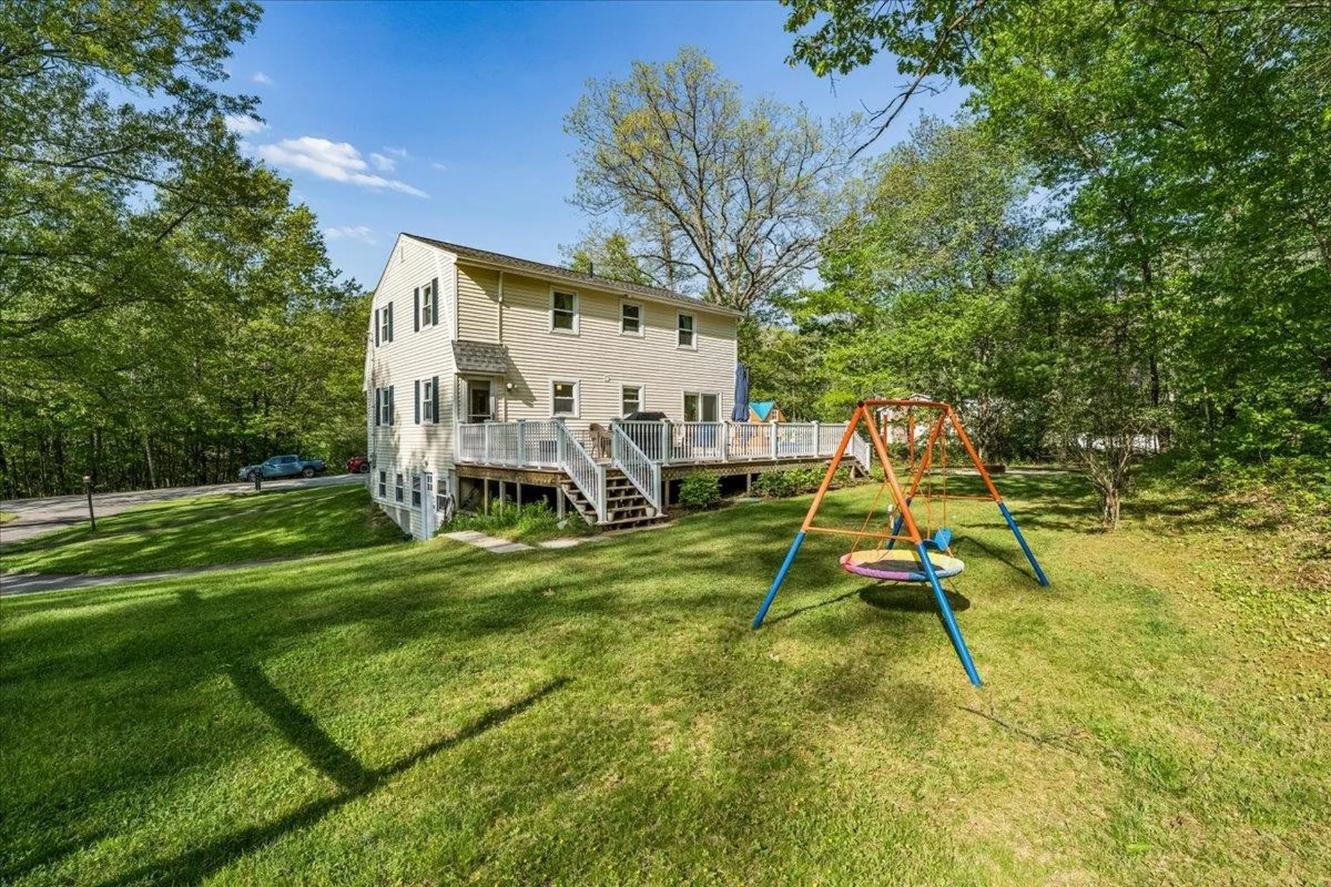 14 Maplewood Drive Londonderry NH 03053