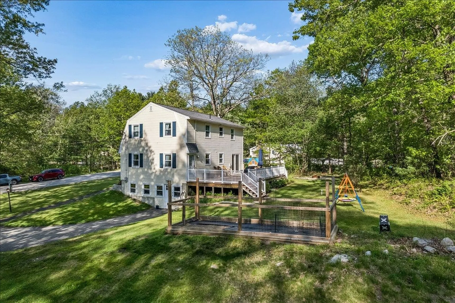 14 Maplewood Drive Londonderry NH 03053