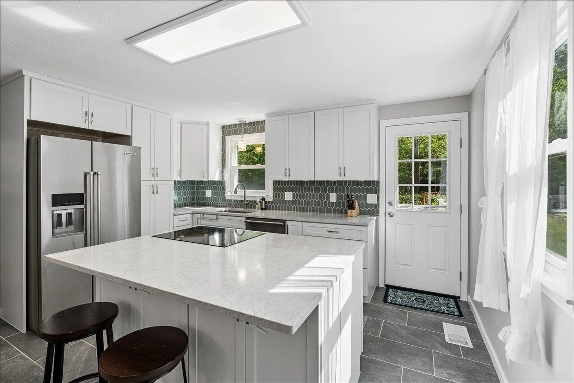 14 Maplewood Drive Londonderry NH 03053