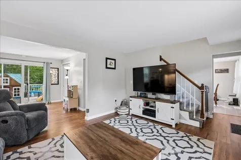 14 Maplewood Drive Londonderry NH 03053