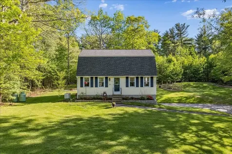 14 Maplewood Drive Londonderry NH 03053
