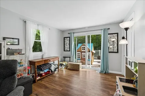 14 Maplewood Drive Londonderry NH 03053