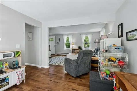 14 Maplewood Drive Londonderry NH 03053