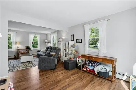 14 Maplewood Drive Londonderry NH 03053