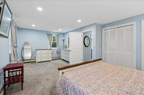 14 Maplewood Drive Londonderry NH 03053