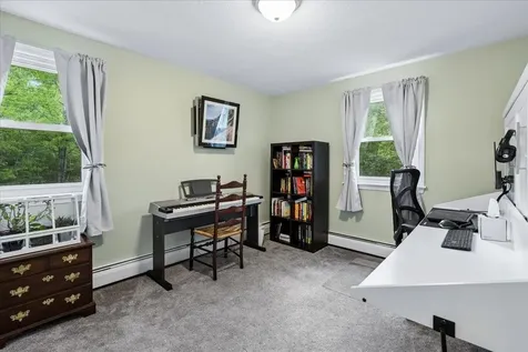 14 Maplewood Drive Londonderry NH 03053