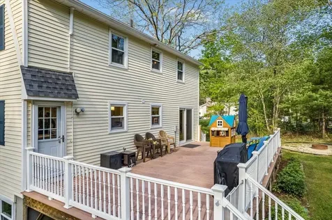 14 Maplewood Drive Londonderry NH 03053